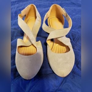Easy Spirit Dusty Blue Heels - 8.5W